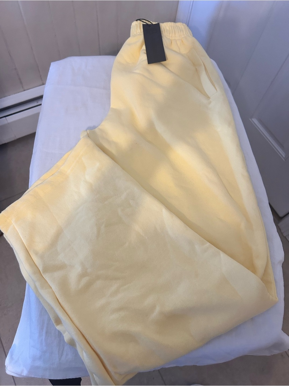 NWT Lily & Lottie Buttercream Wide Leg Sweatpants Size Medium